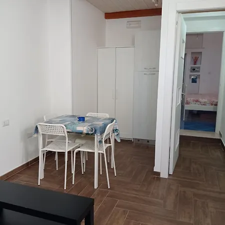 Sea House Kamaraton Apartment