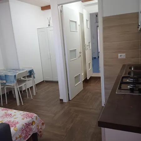 Apartment Sea House Kamaraton