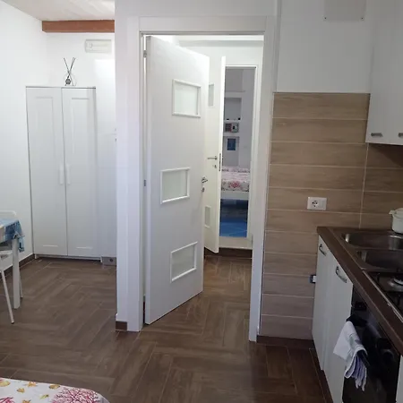 Apartment Sea House Kamaraton